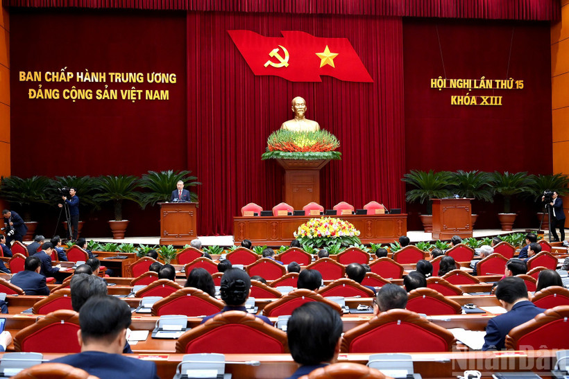 Description: Quang cảnh phiên bế mạc Hội nghị Trung ương 15 khóa XIII. (Ảnh: ĐĂNG KHOA)
