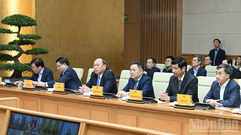 Description: ndo_br_a2-7842-9307.jpg