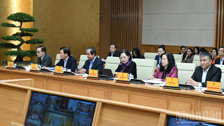 Description: ndo_br_a6-5628.jpg